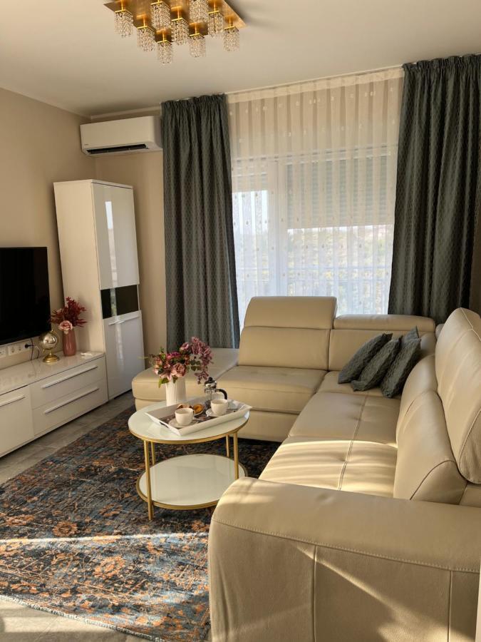 Apartman Yacht Μεντουλίν Εξωτερικό φωτογραφία