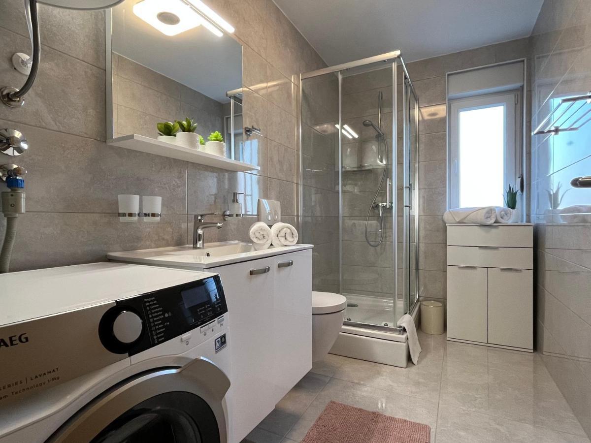 Apartman Yacht Μεντουλίν Εξωτερικό φωτογραφία