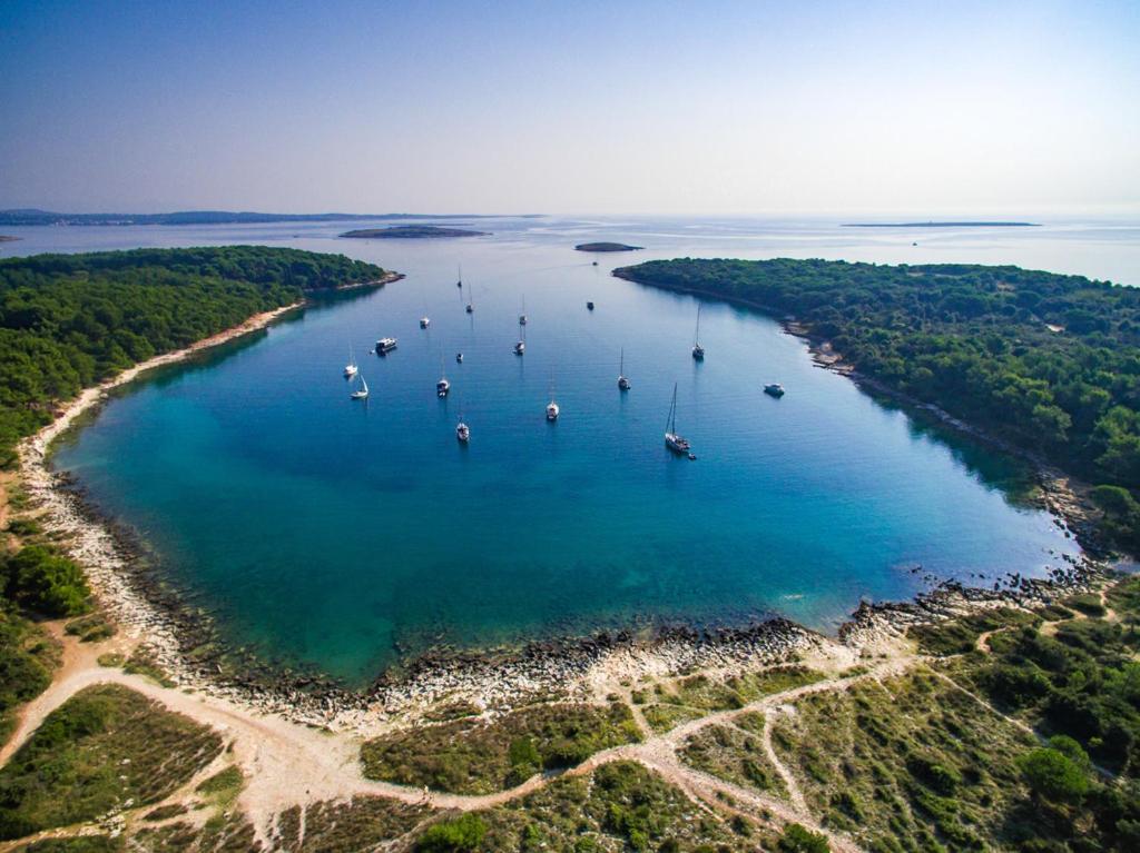 Apartman Yacht Μεντουλίν Εξωτερικό φωτογραφία