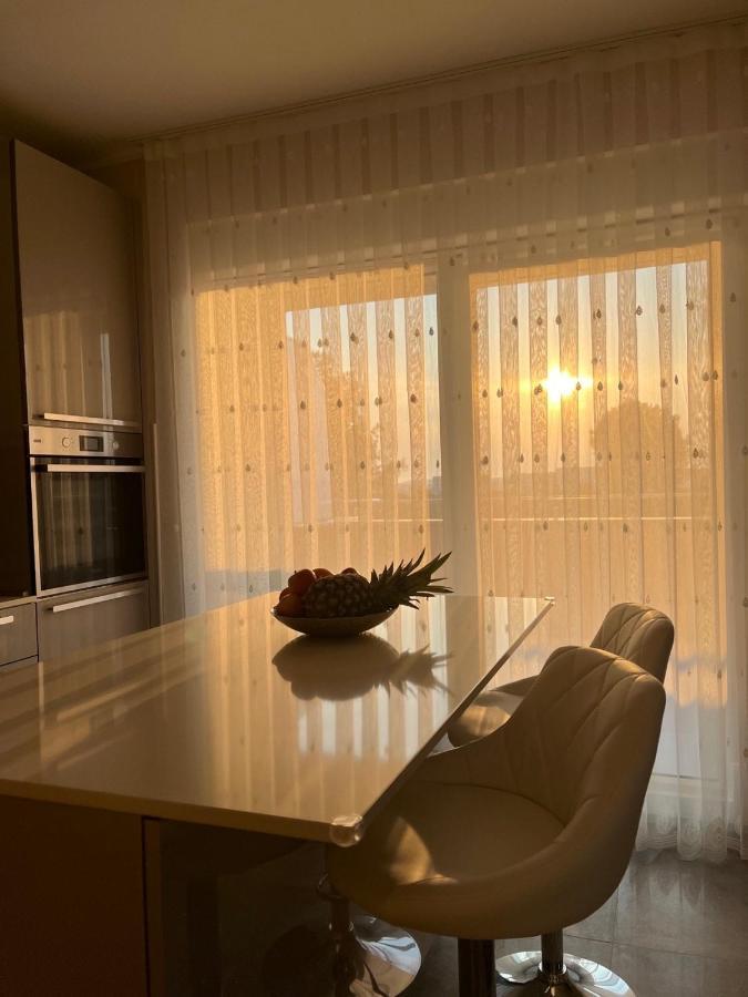 Apartman Yacht Μεντουλίν Εξωτερικό φωτογραφία